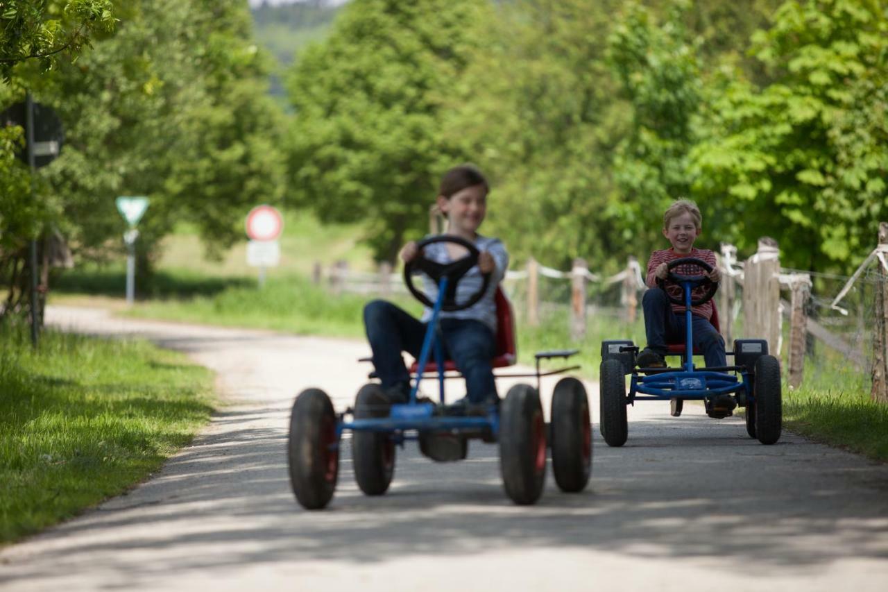 Ferienwohnungen Beim Kerabauer Schnelldorf Exteriör bild